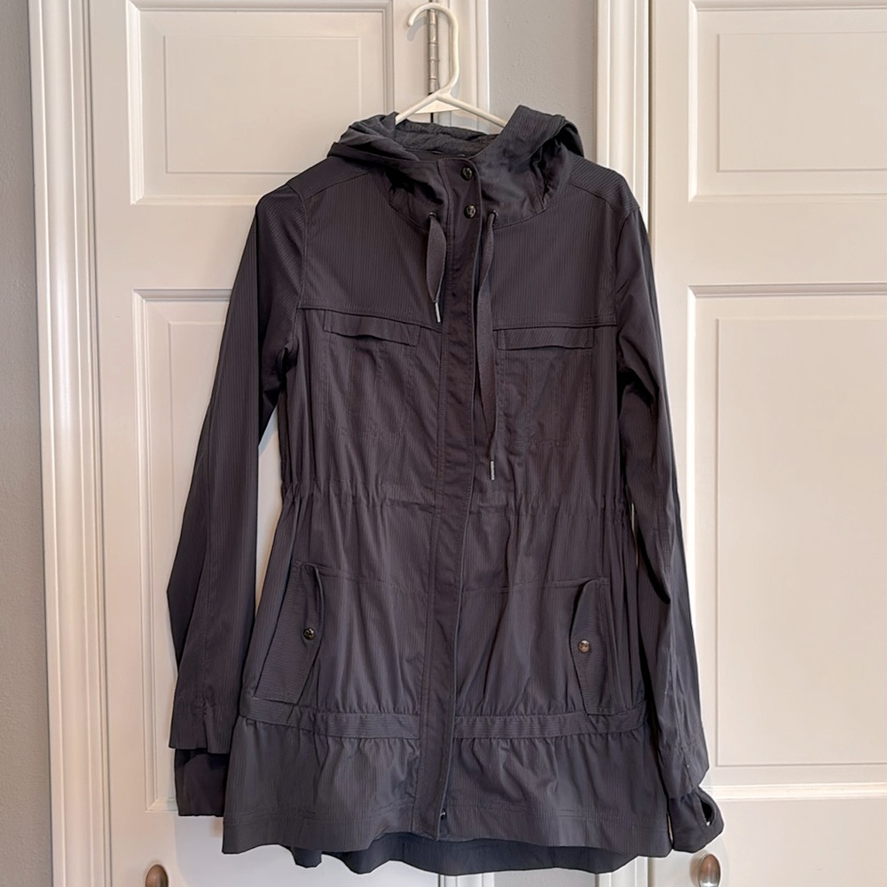 Lululemon anorak jacket. Gray with darker gray/black stripes.
